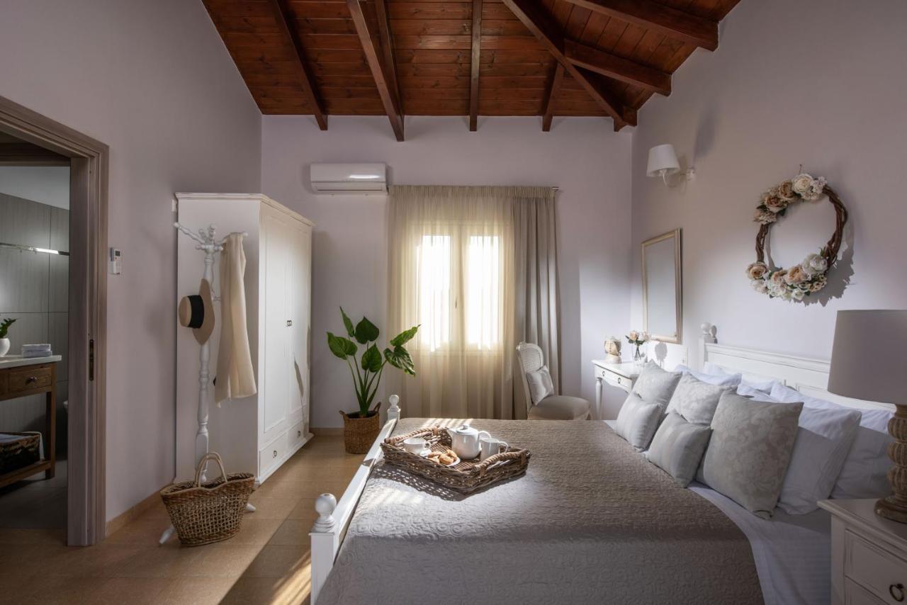 Filothei Beach House With Pool Kalamaki  Ngoại thất bức ảnh